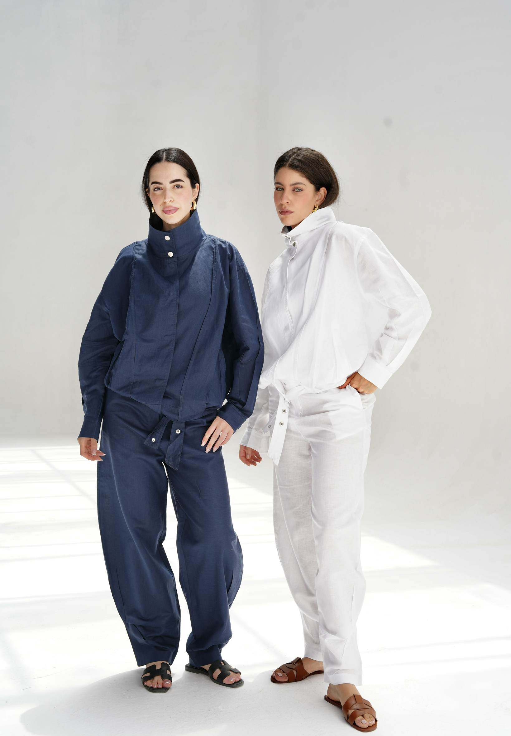 The volmont linen jacket in white