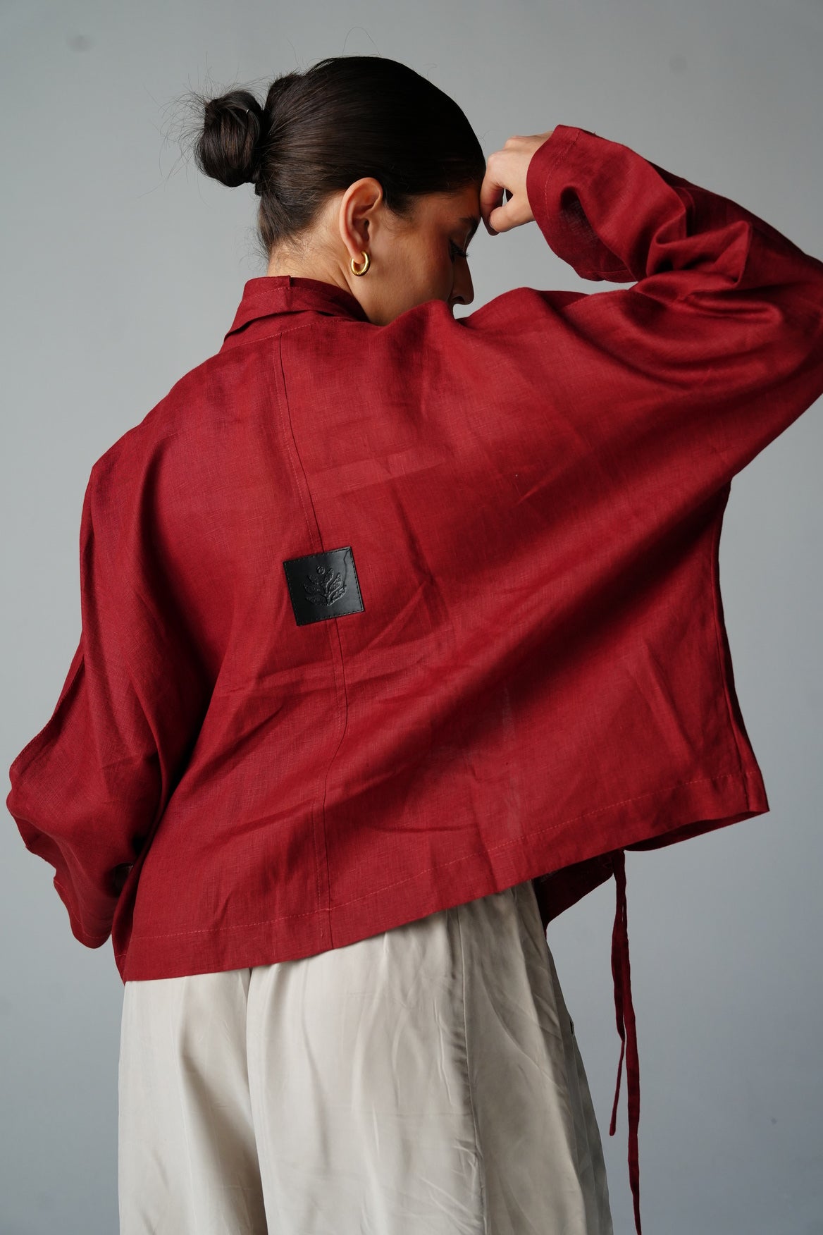 Drawstring linen cardigan in Maroon
