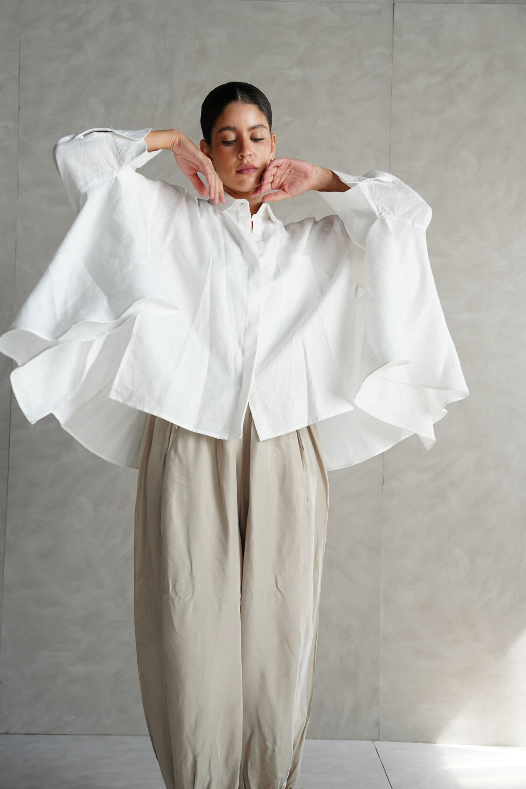 Flowy linen blouse in White
