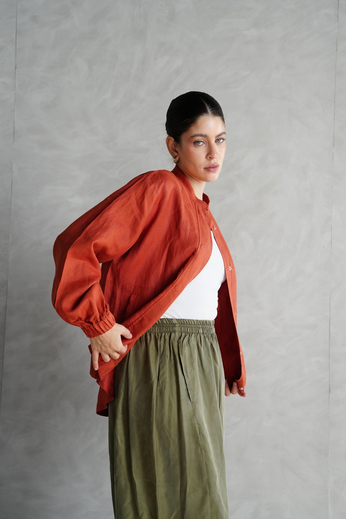 The volmont linen jacket in Orange (elastic waist)