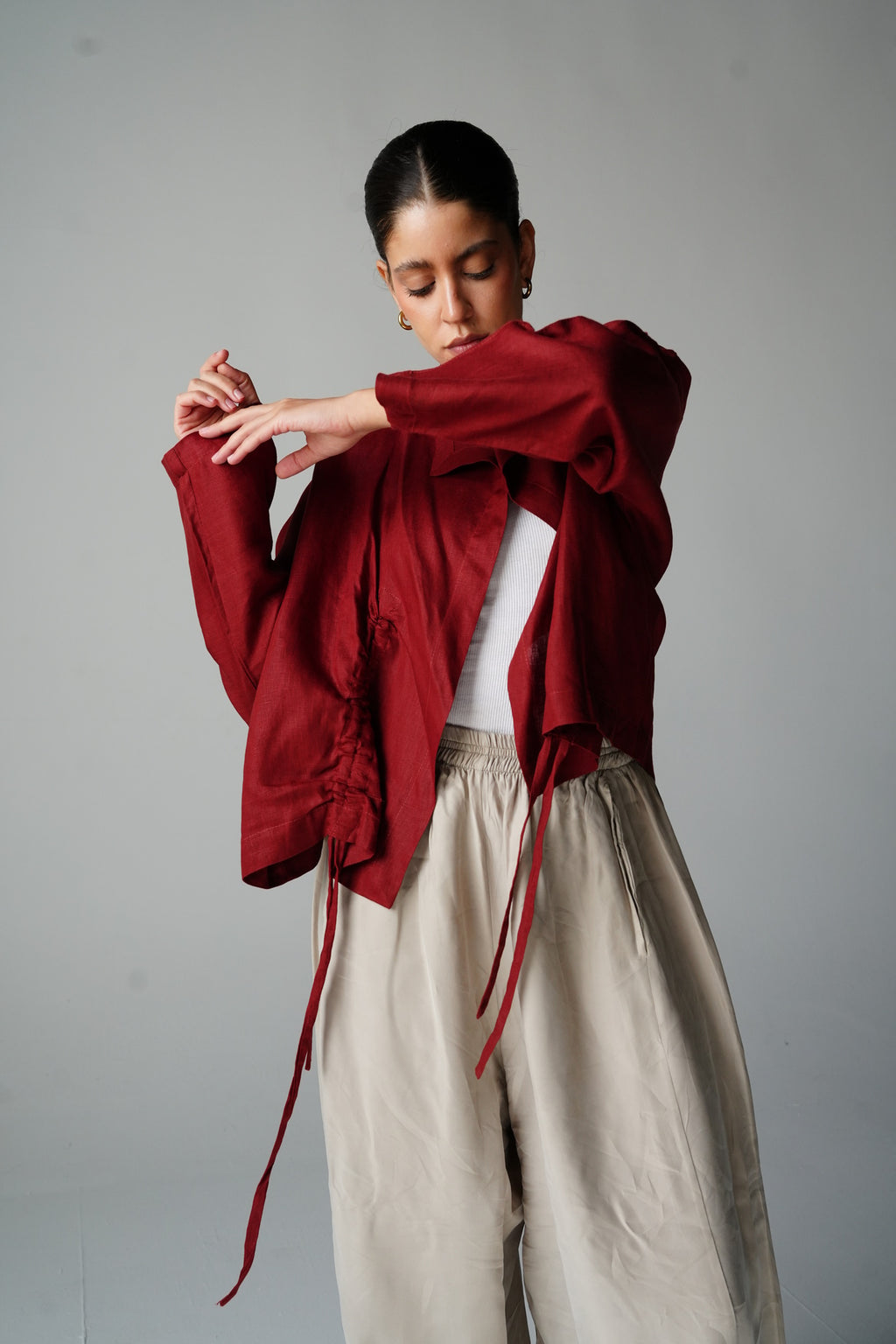 Drawstring linen cardigan in Maroon