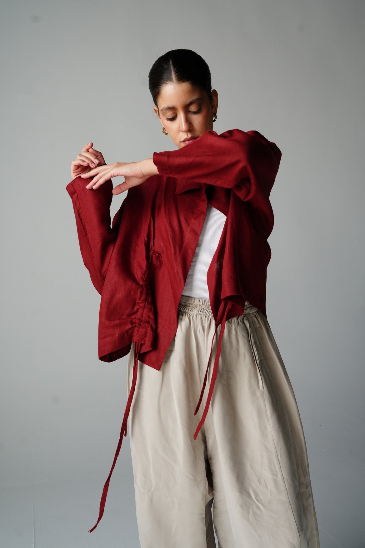 Drawstring linen cardigan in Maroon