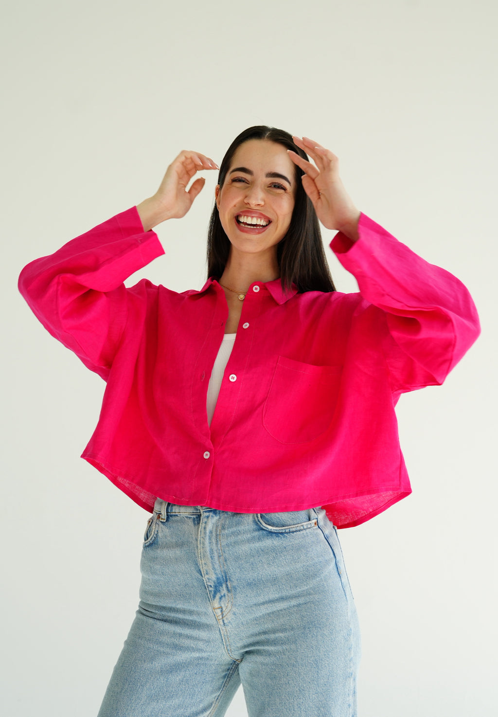 Cropped linen shirt in fuchsia