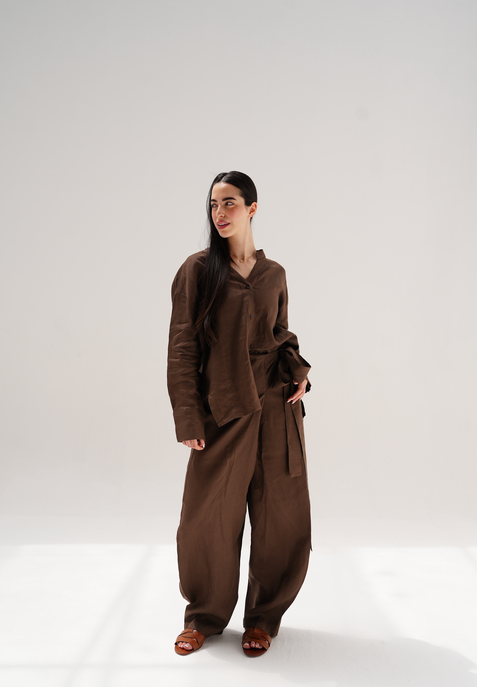 Velora linen set in brown