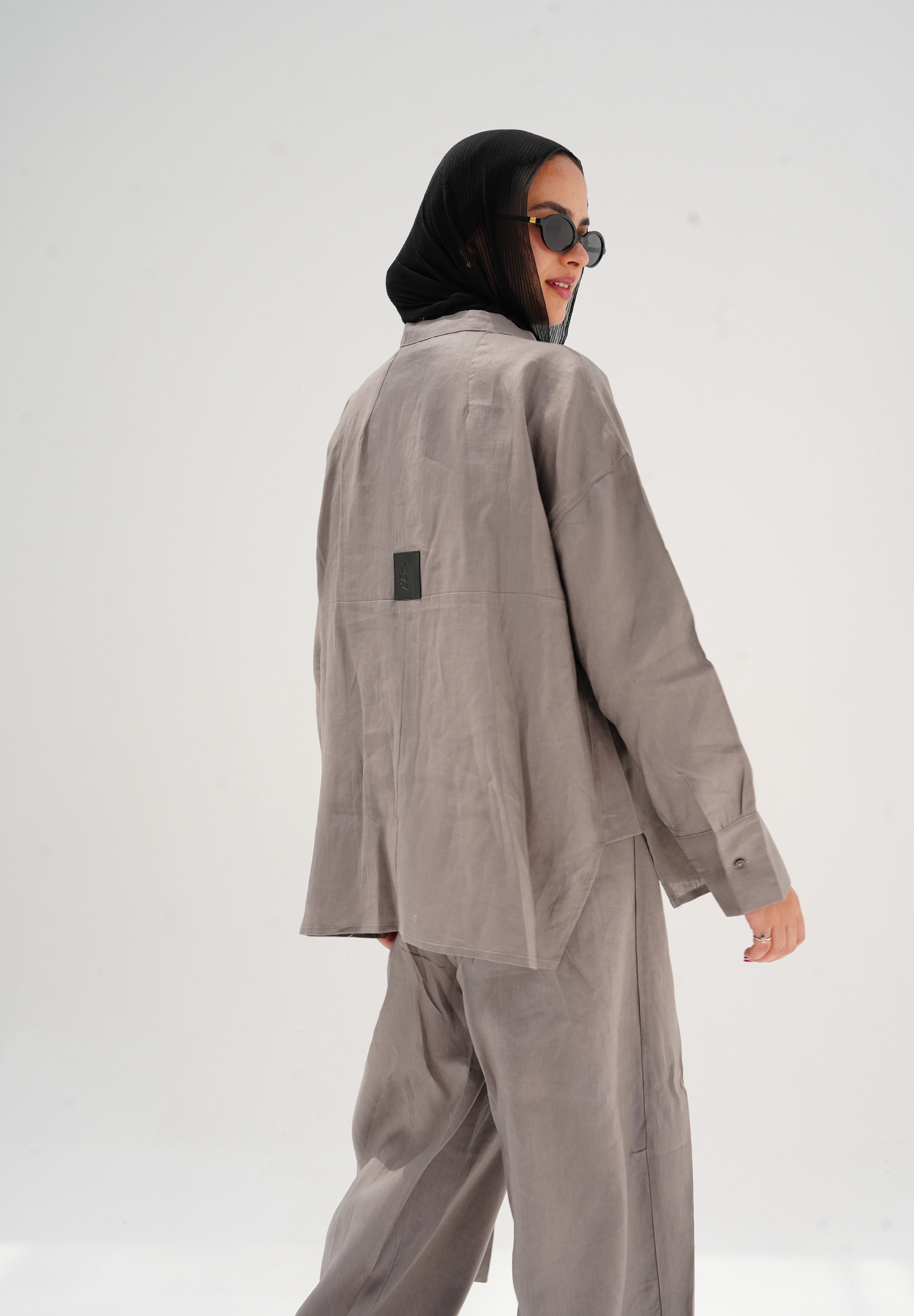 Velora linen set in gray