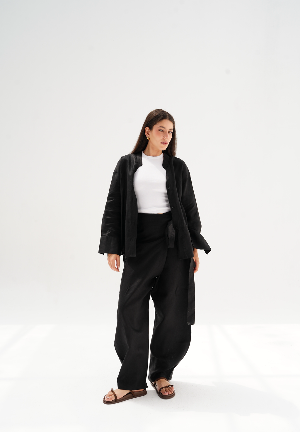 Velora linen set in black