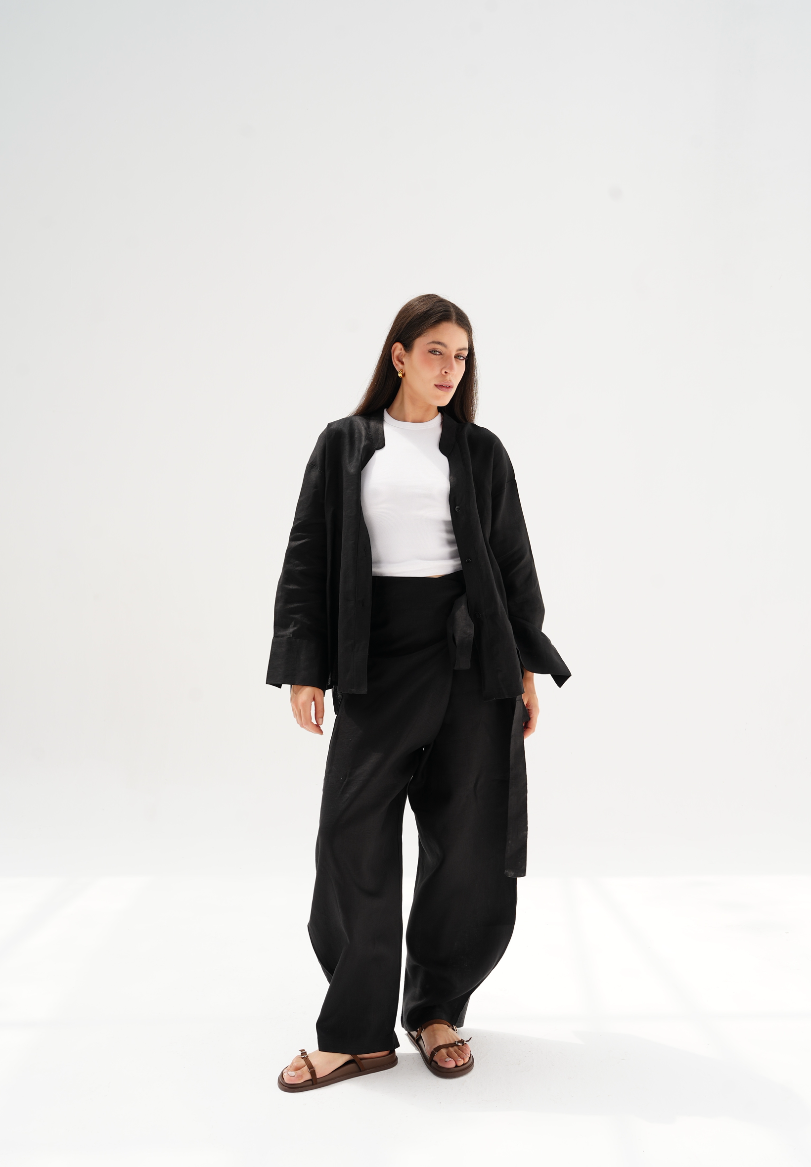 Velora linen set in black