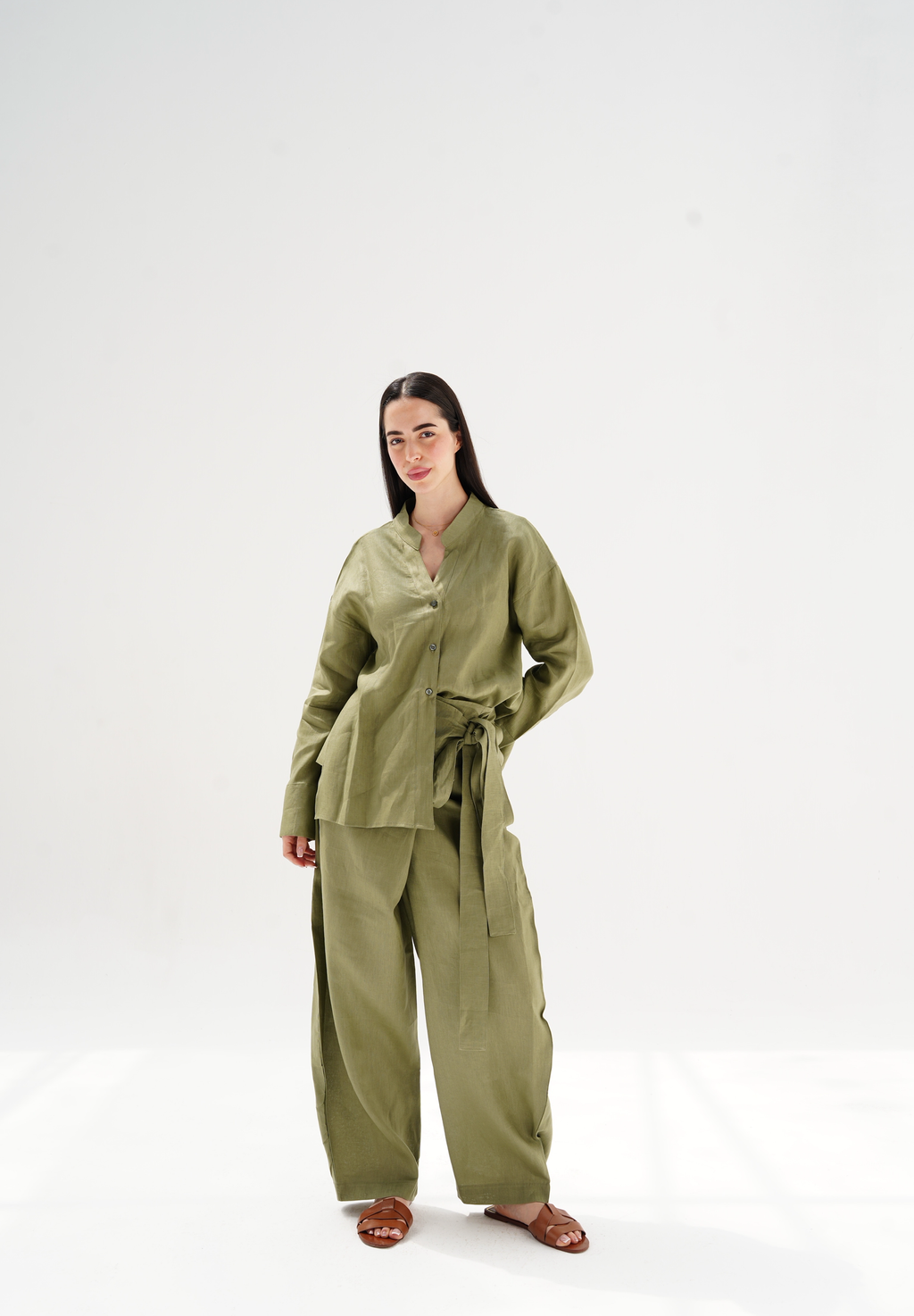 Velora linen set in olive