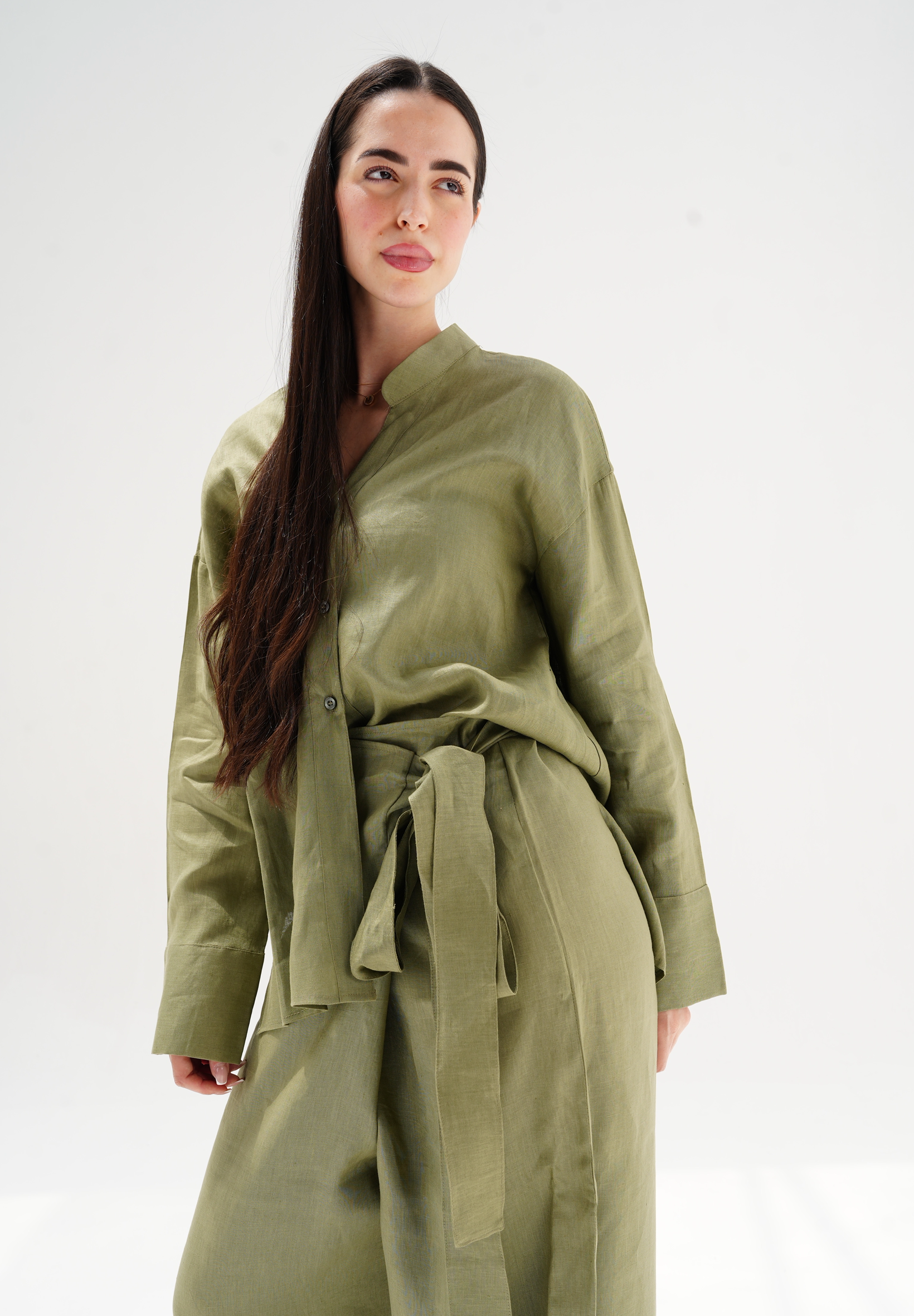 Velora linen set in olive