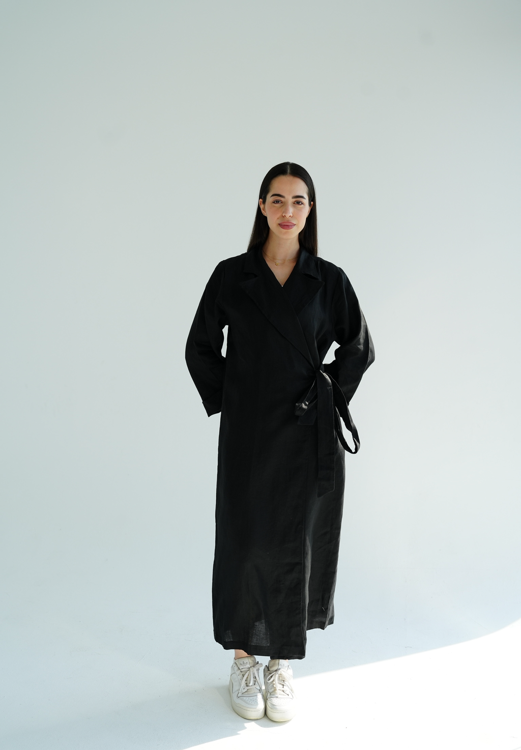 Side-tie linen dress in black