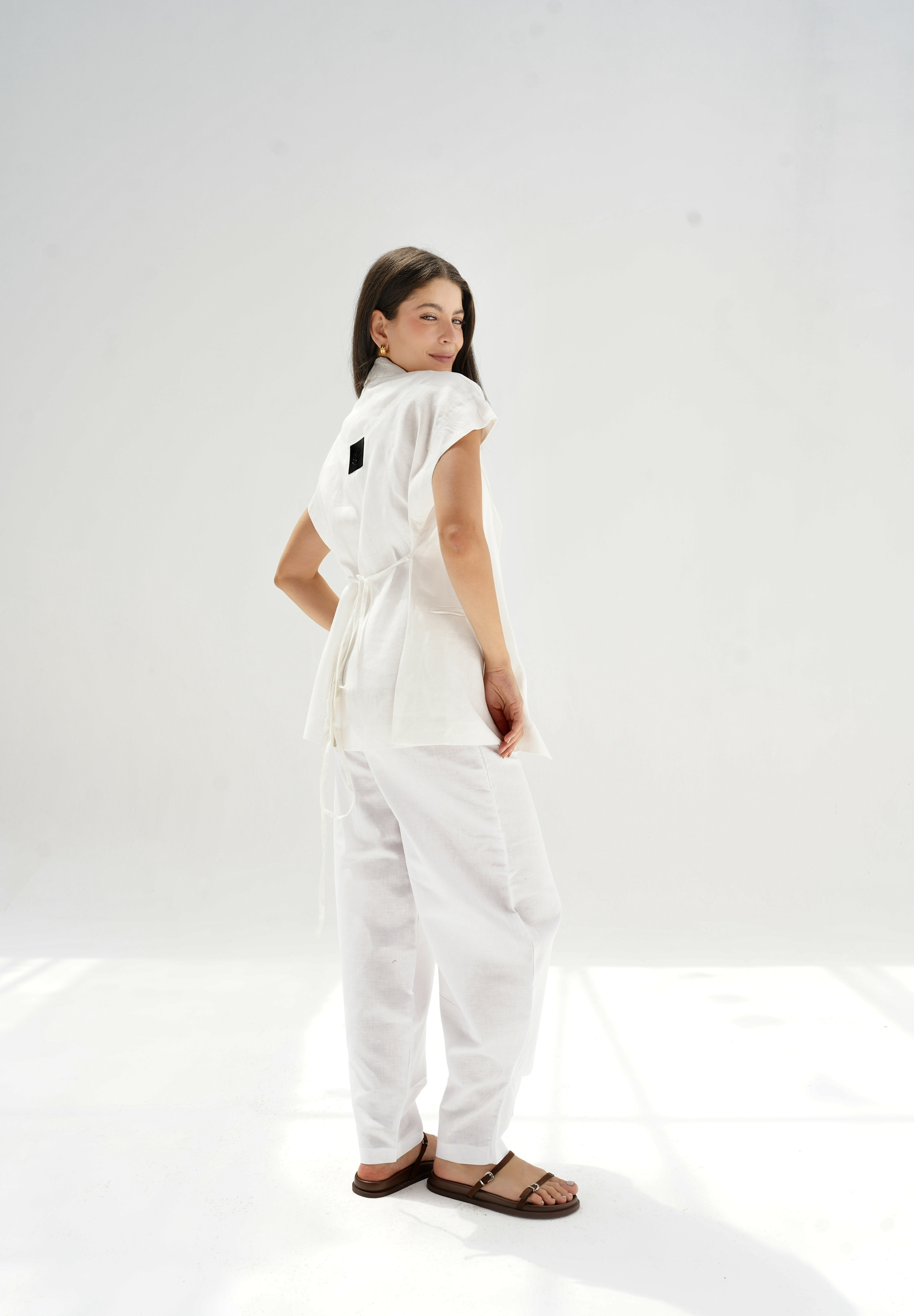 Tailored waist vest in white
