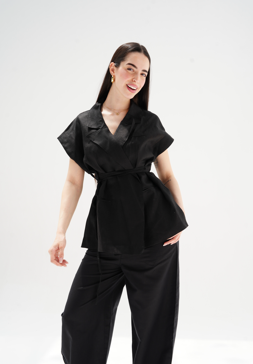 Tailored waist vest in black