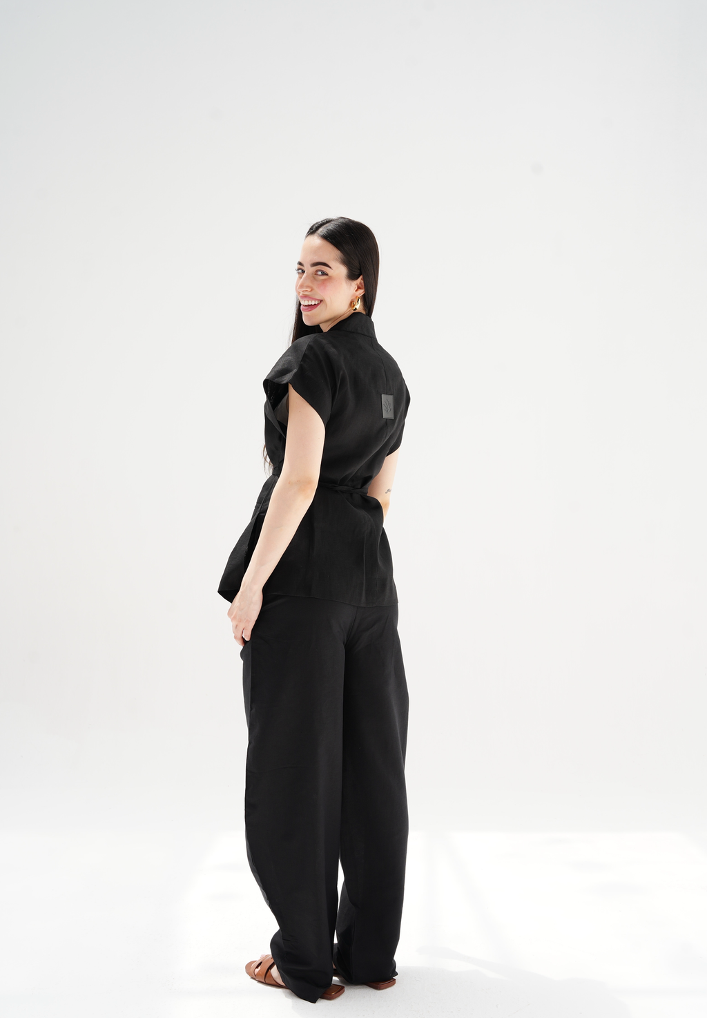 Tailored waist vest in black