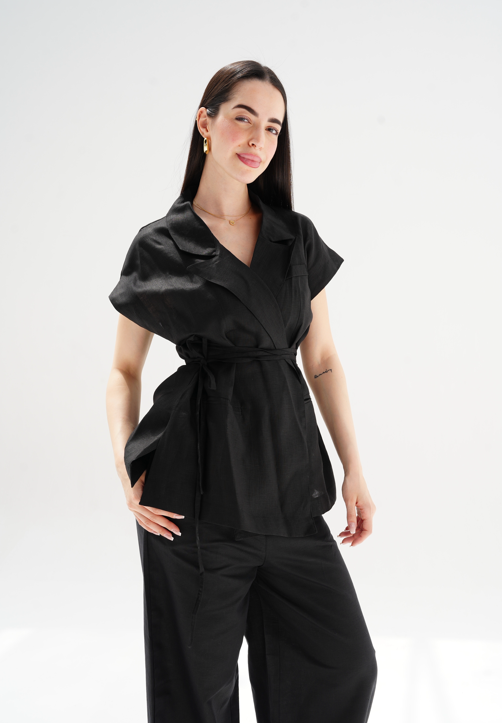 Tailored waist vest in black