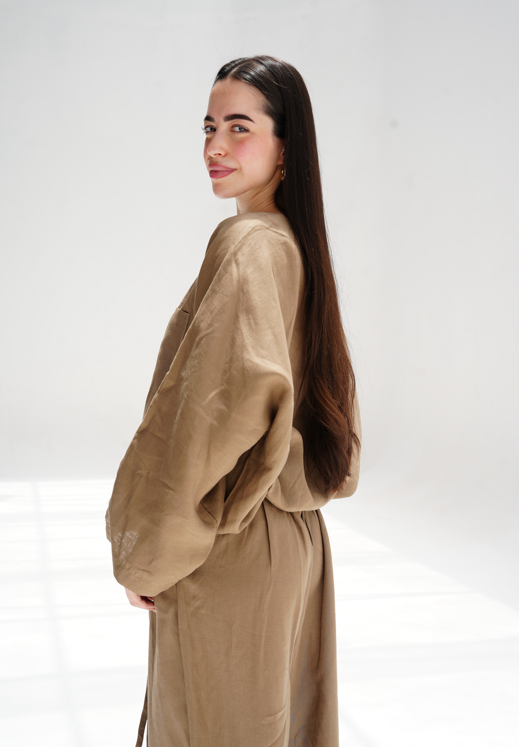 Linen pocket blouse in light brown
