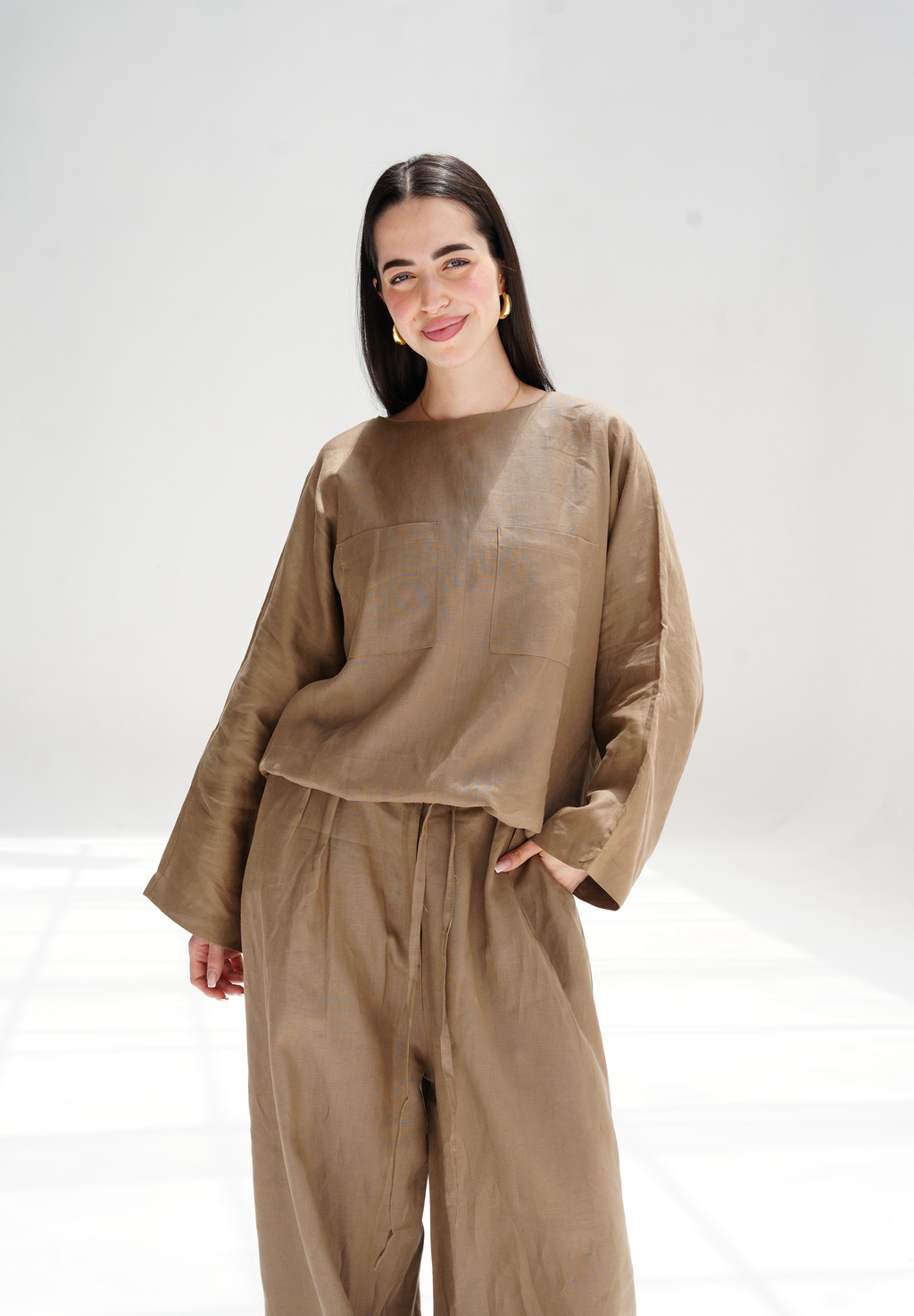 Linen pocket blouse in light brown