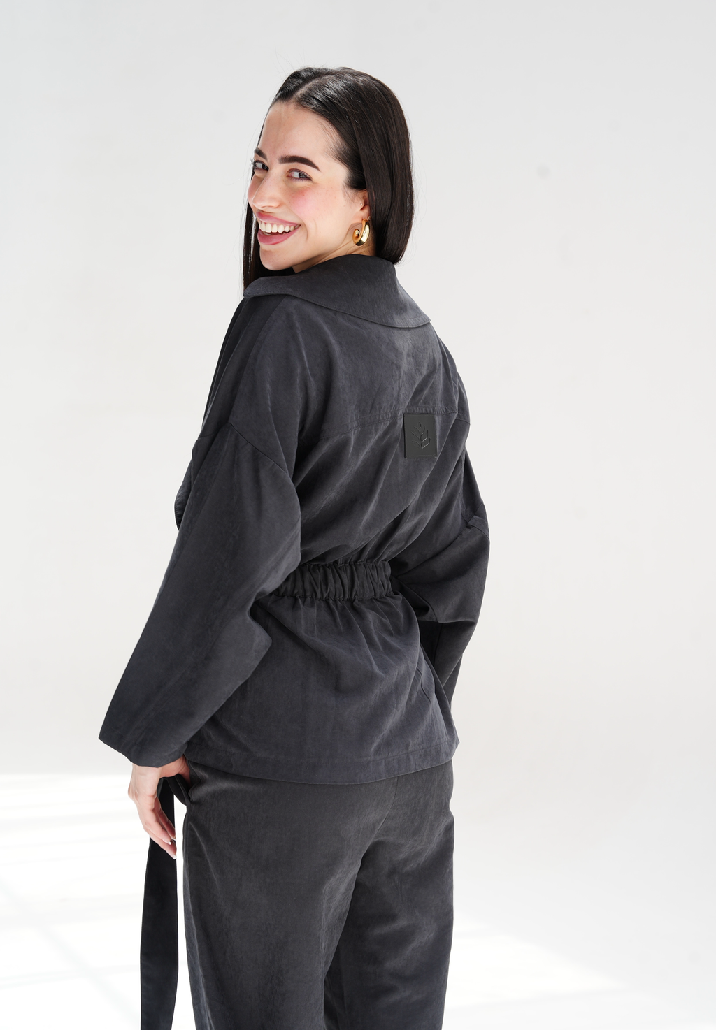 Contour mom-fit pants in black
