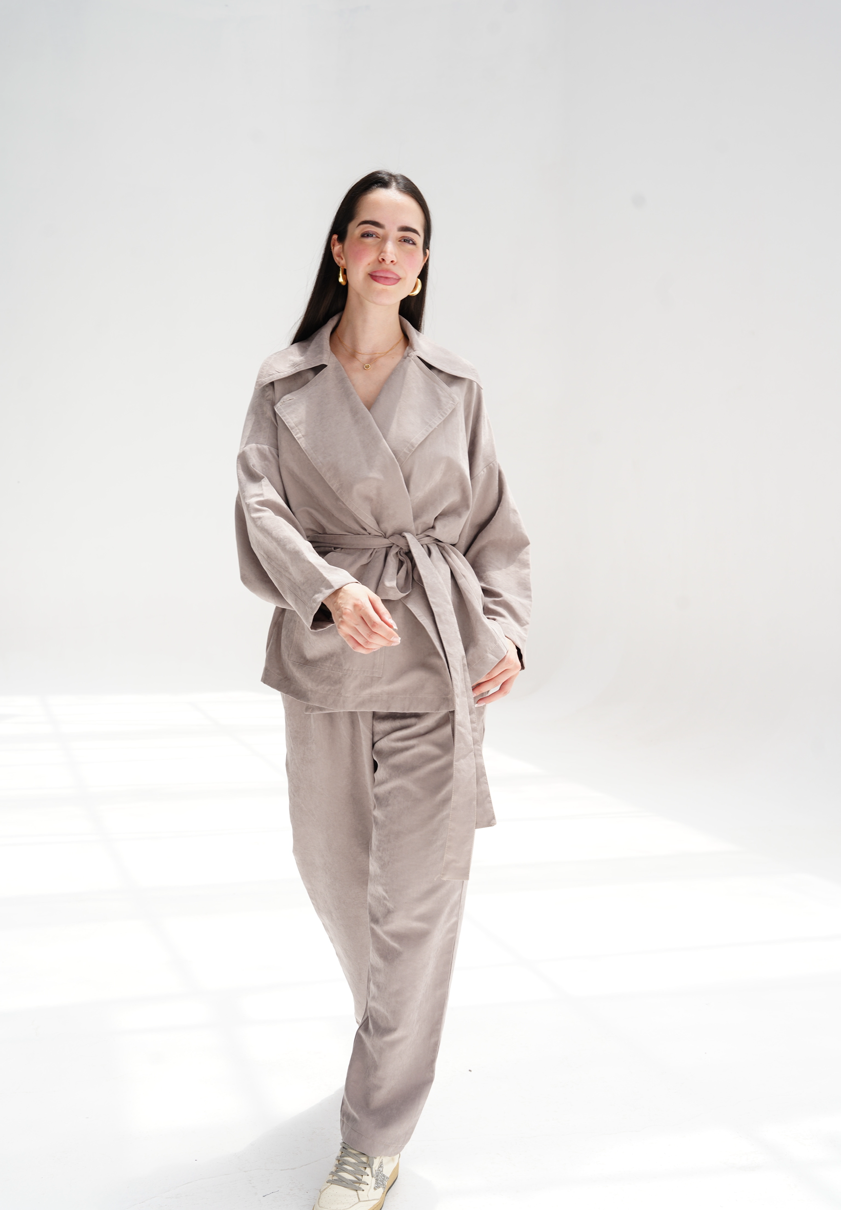 Contour mom-fit pants in greige