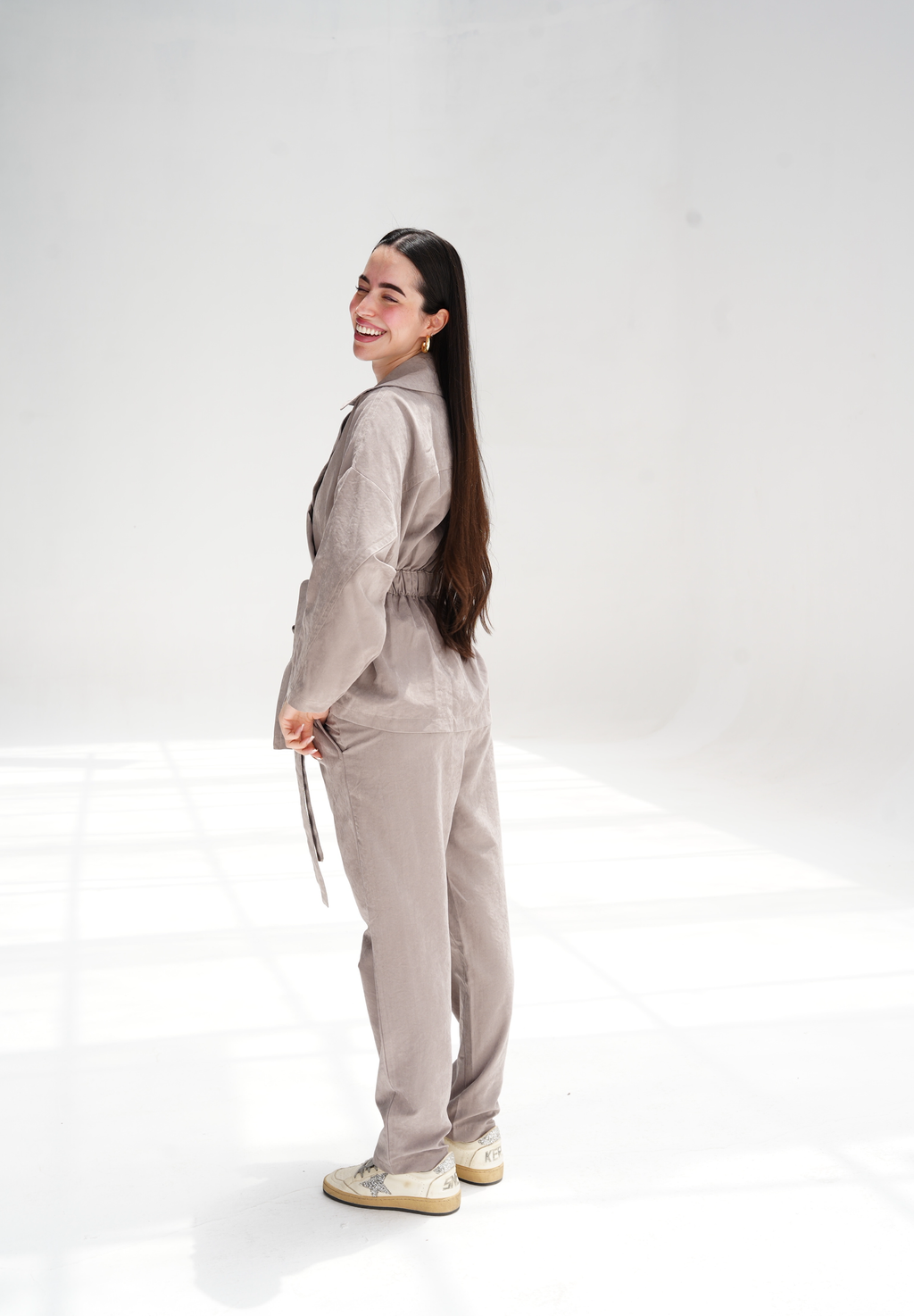 Contour mom-fit pants in greige