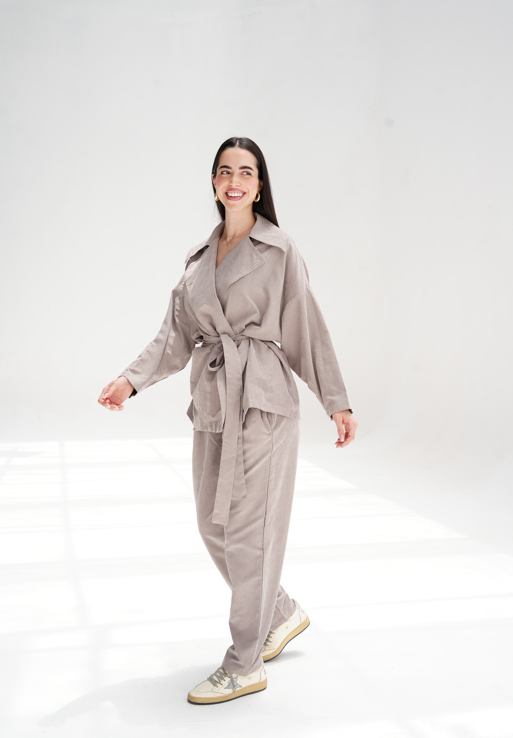 Contour mom-fit pants in greige