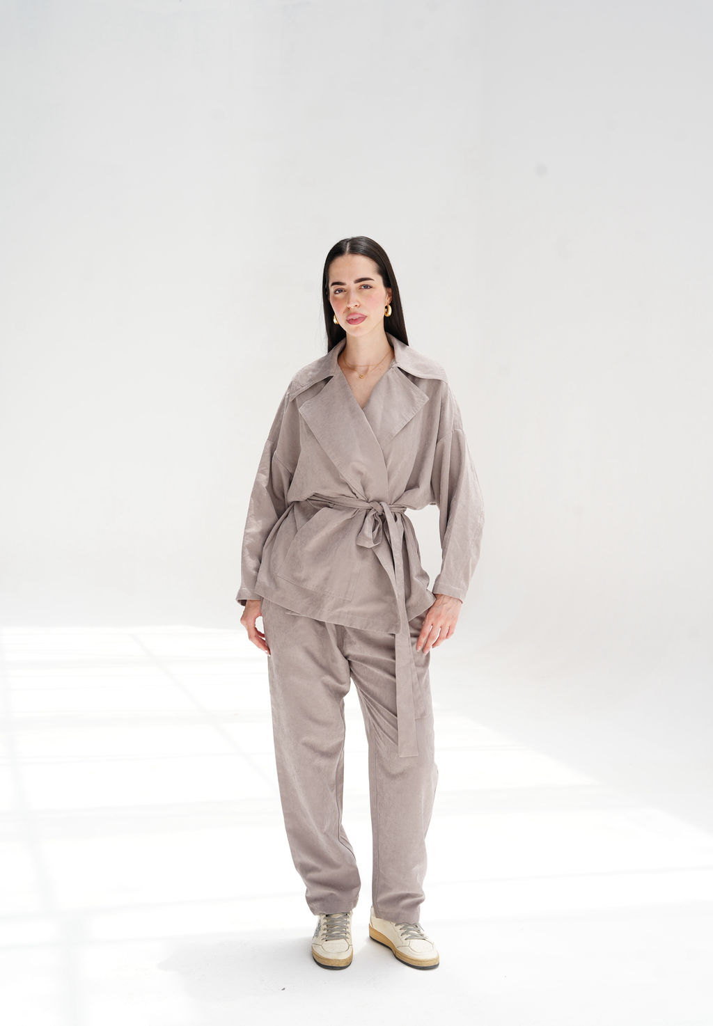 Contour mom-fit pants in greige