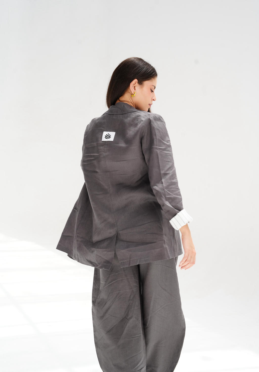 Linen blazer in gray