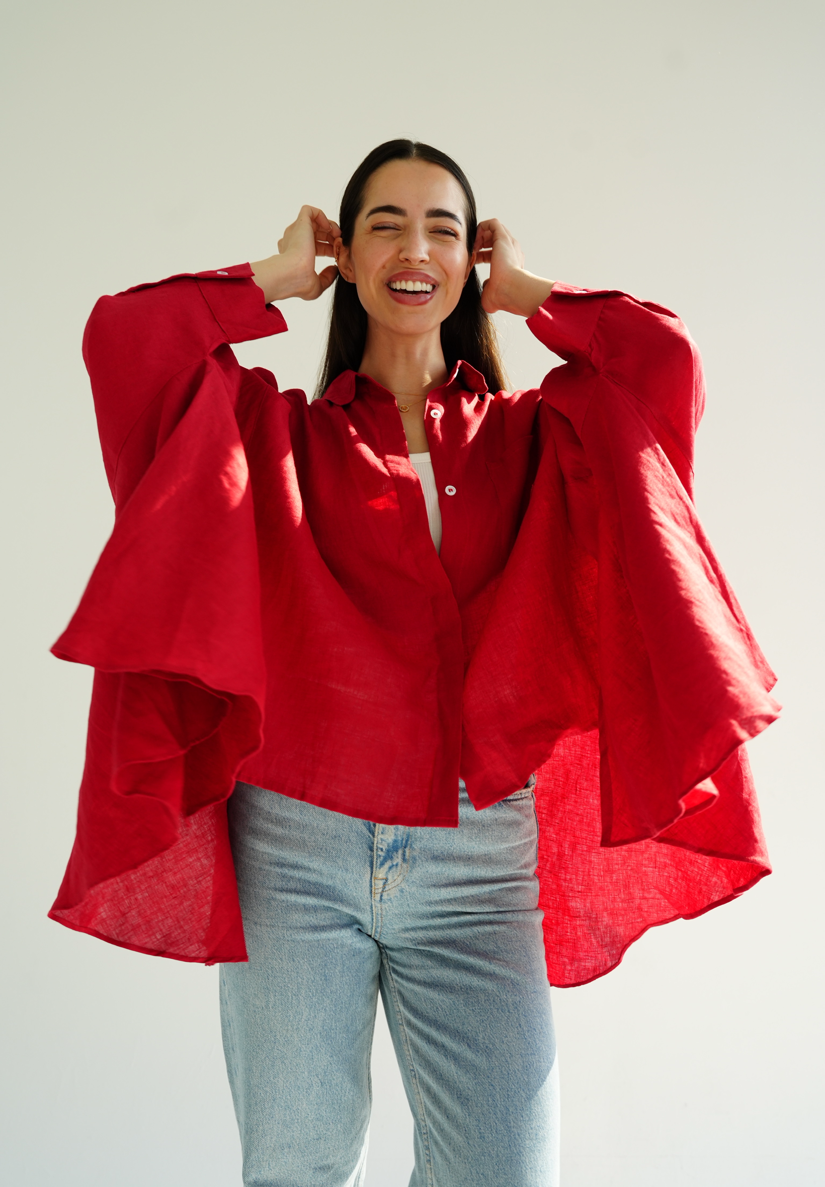 Flowy linen blouse in red