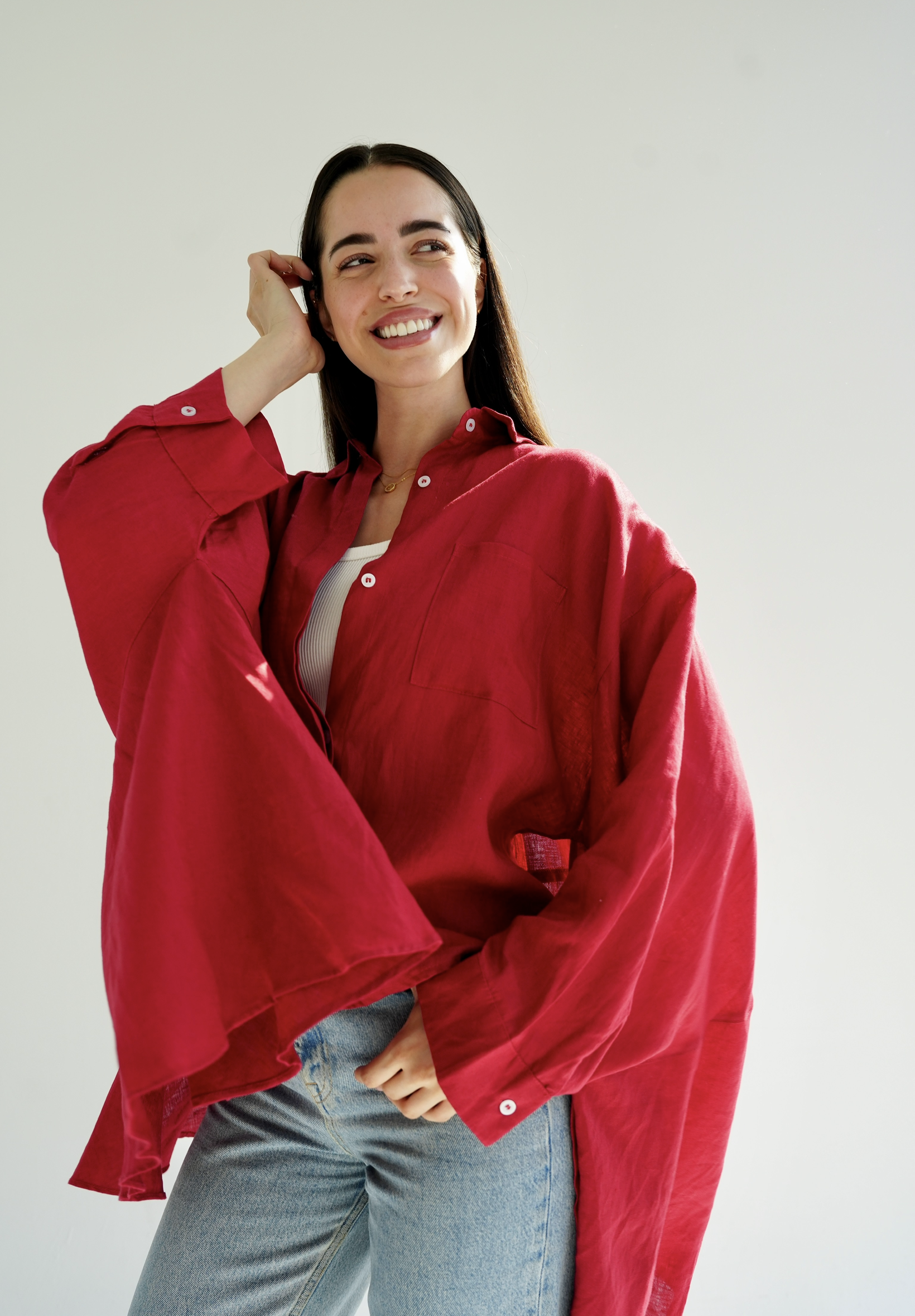 Flowy linen blouse in red