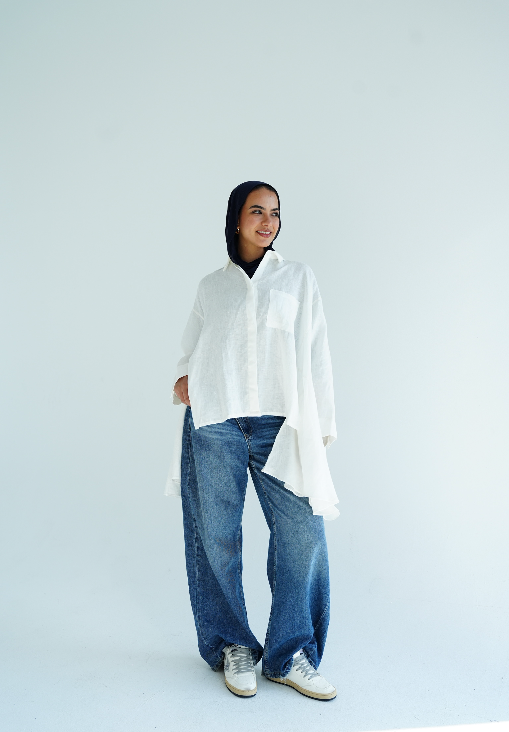 Flowy linen blouse in white