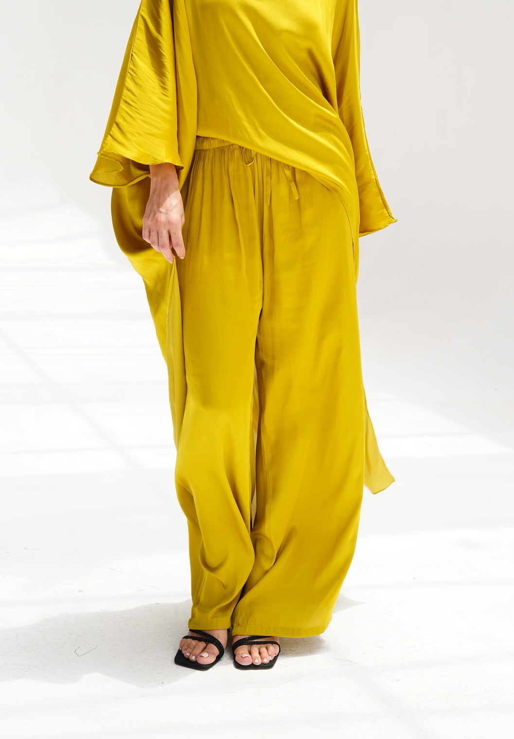 High-low satin blouse in gold