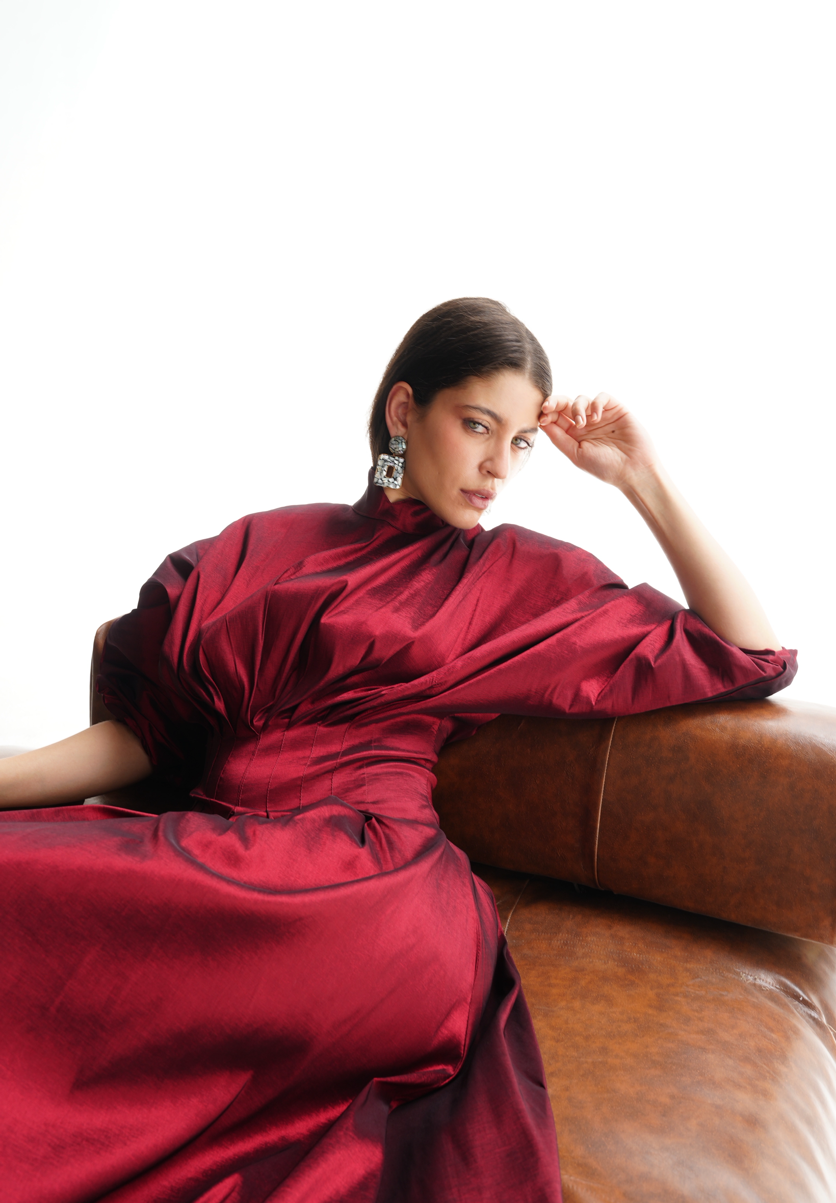 The Glow dress in burgundy