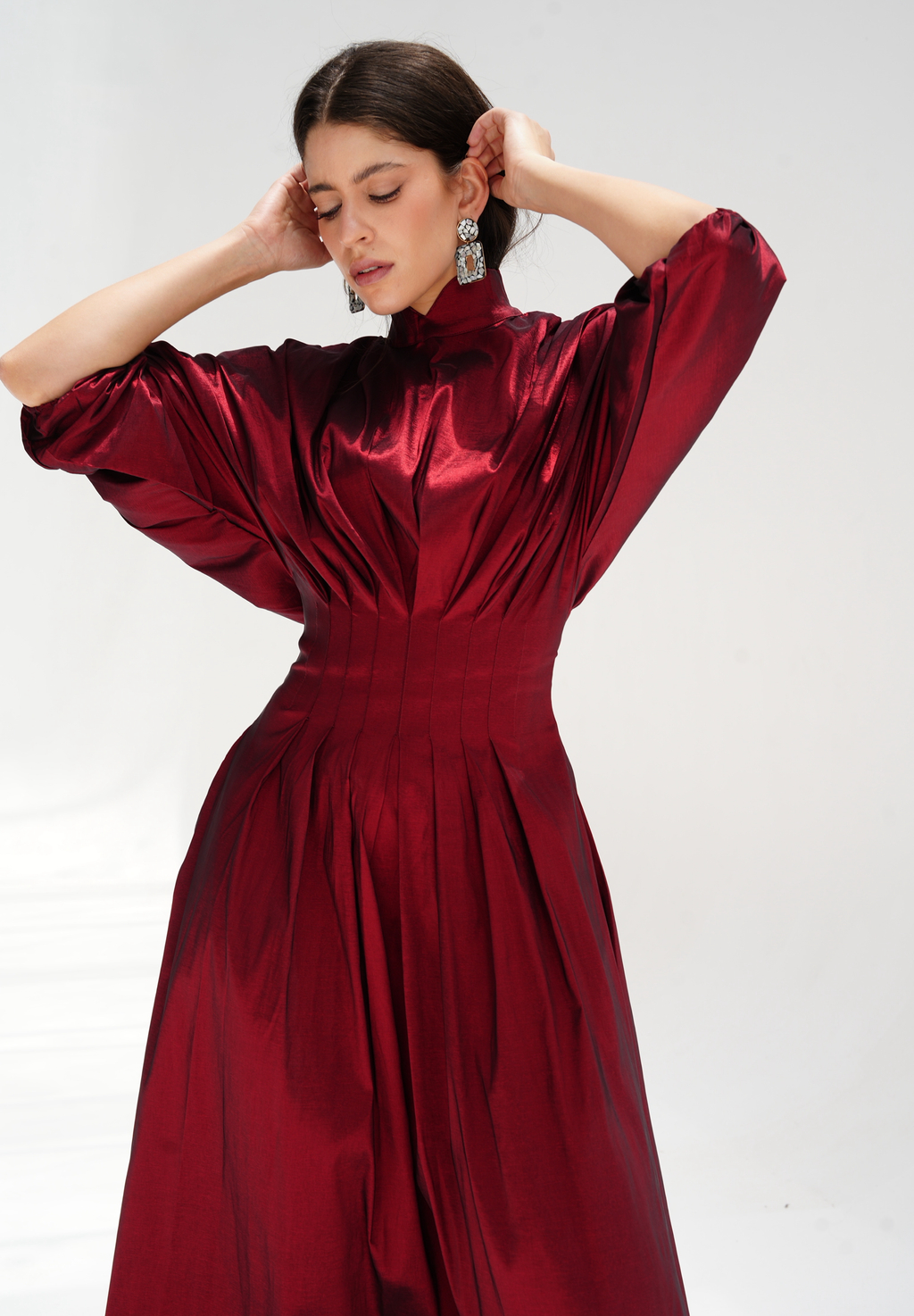 The Glow dress in burgundy
