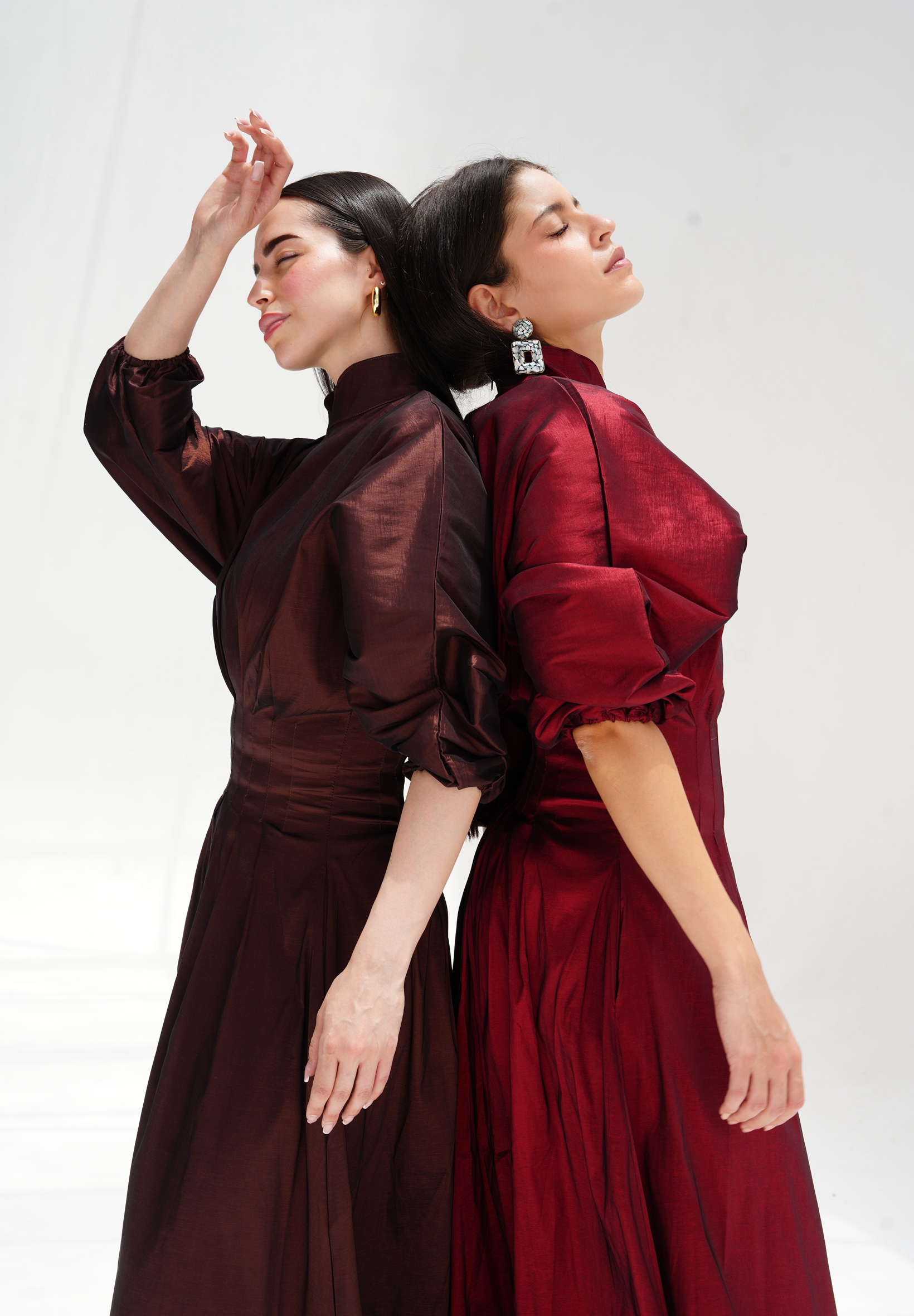 The Glow dress in burgundy