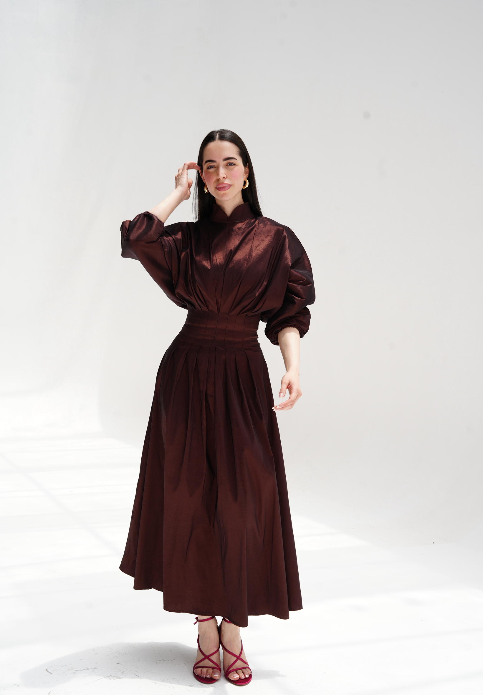 The Glow dress in dark brown