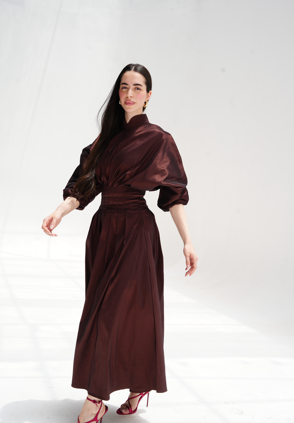 The Glow dress in dark brown