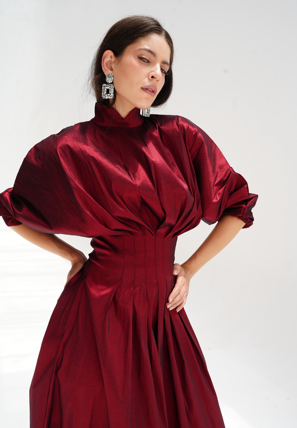 The Glow dress in burgundy