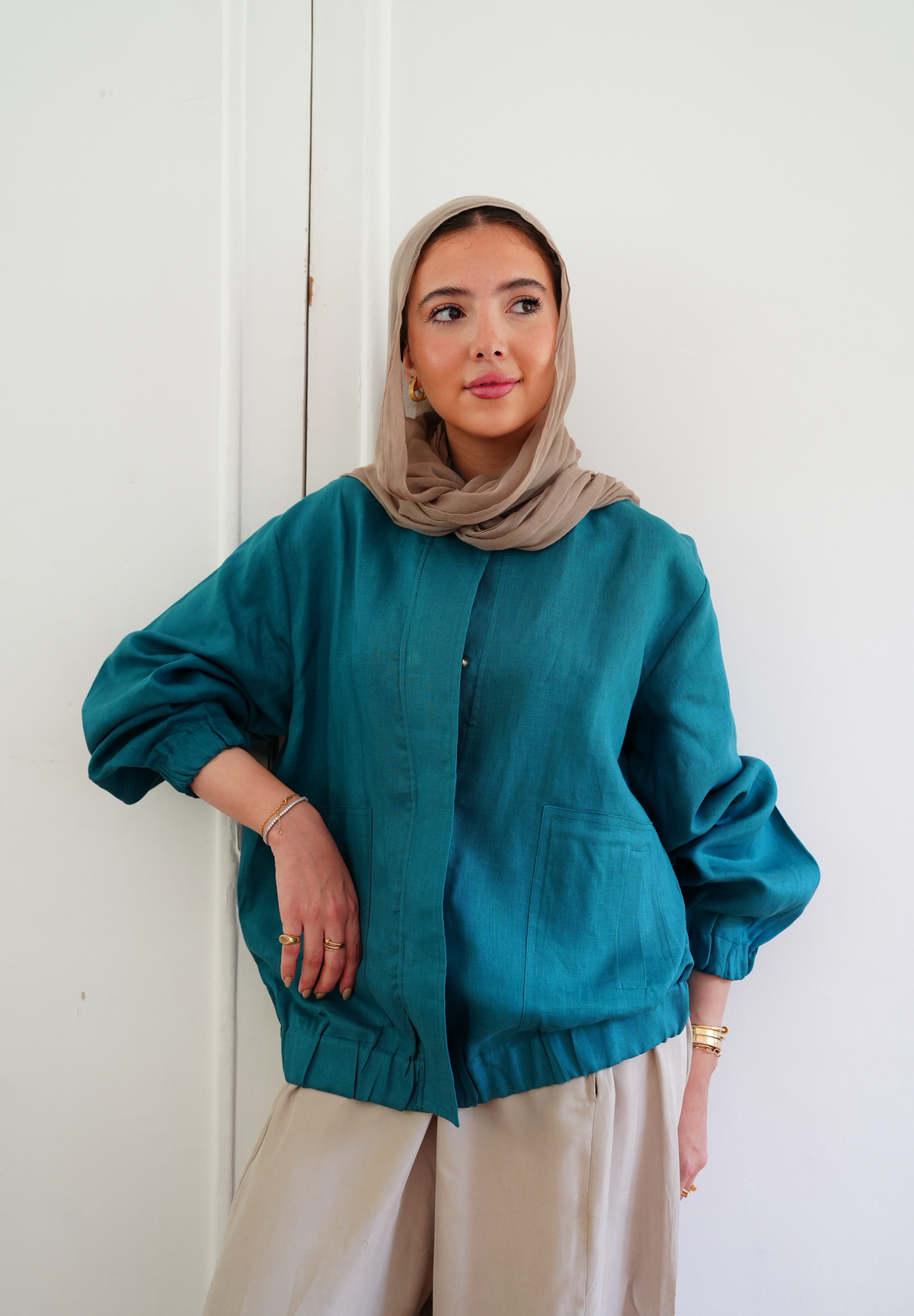 The volmont linen jacket in Teal (elastic waist)